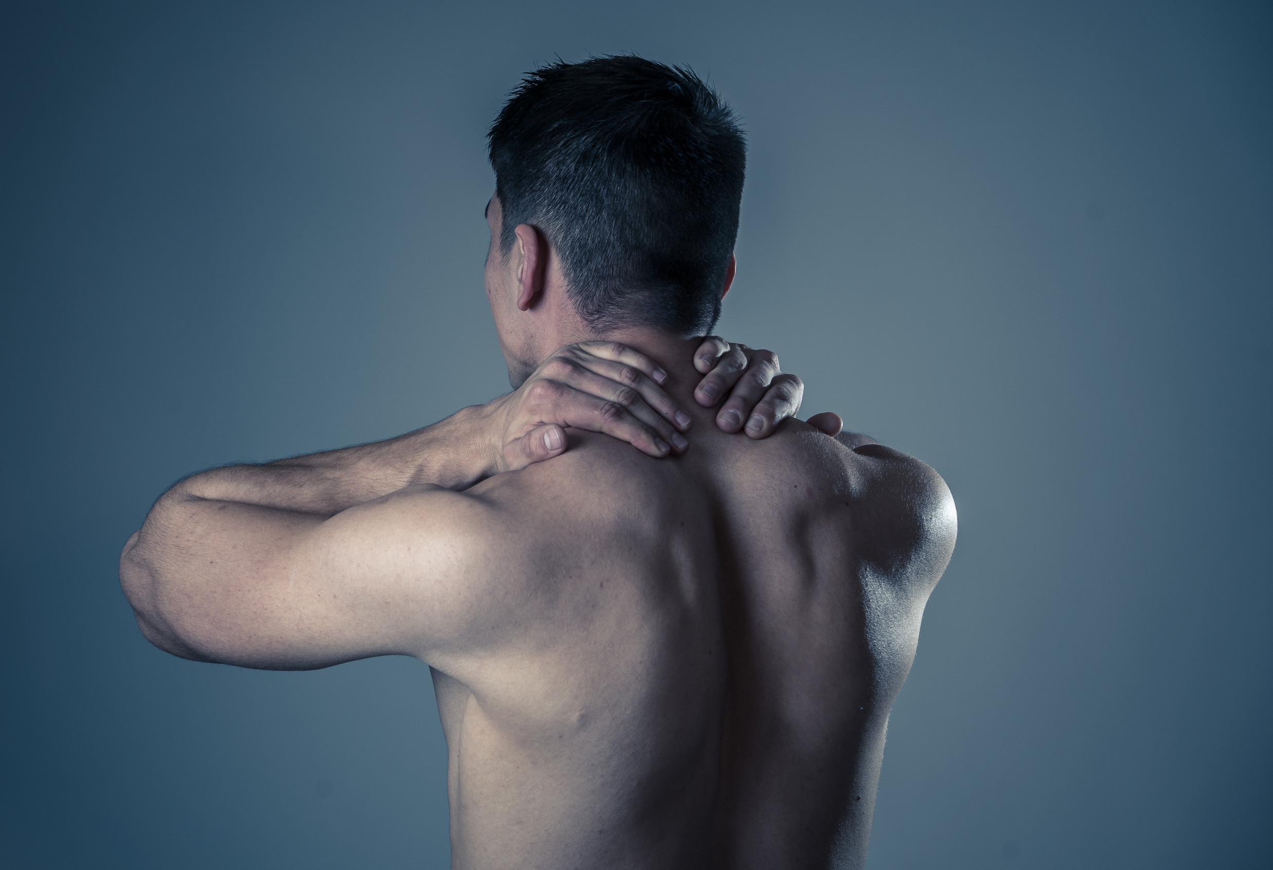 Douleur haut du dos : soulagement rapide et durable